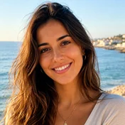 Lucía, a native Spanish speaker from Madrid